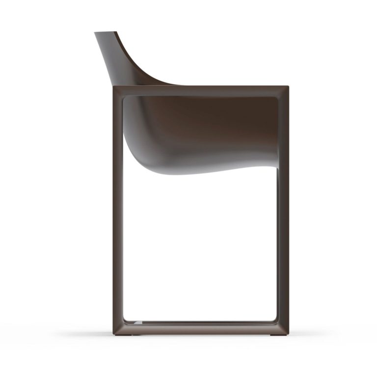 Side view of the Wall Street chair by Vondom.