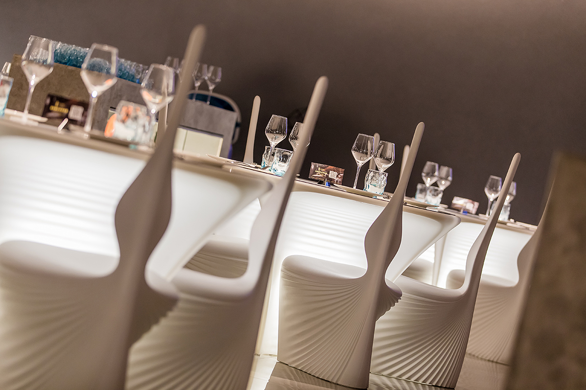 biophilla-dining-chair-white-vondom-core-furniture-lifestyle-1