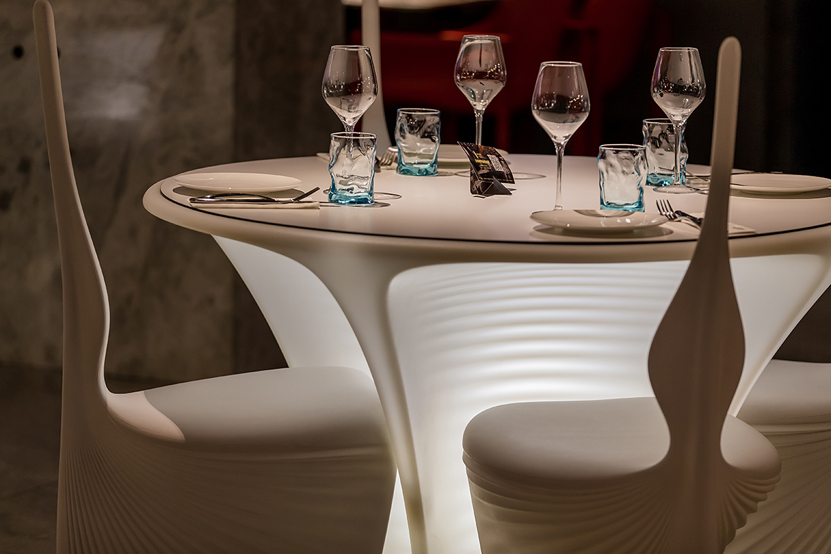biophilla-dining-chair-white-vondom-core-furniture-lifestyle-2