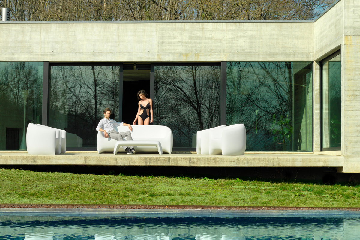 blow-sofa-white-vondom-core-furniture-lifestyle-2