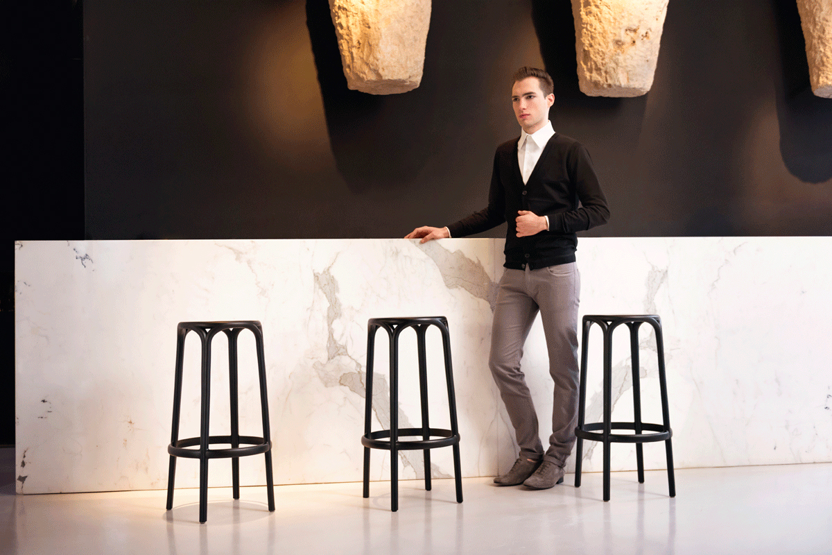 brooklyn-bar-stool-black-vondom-core-furniture-lifestyle-1