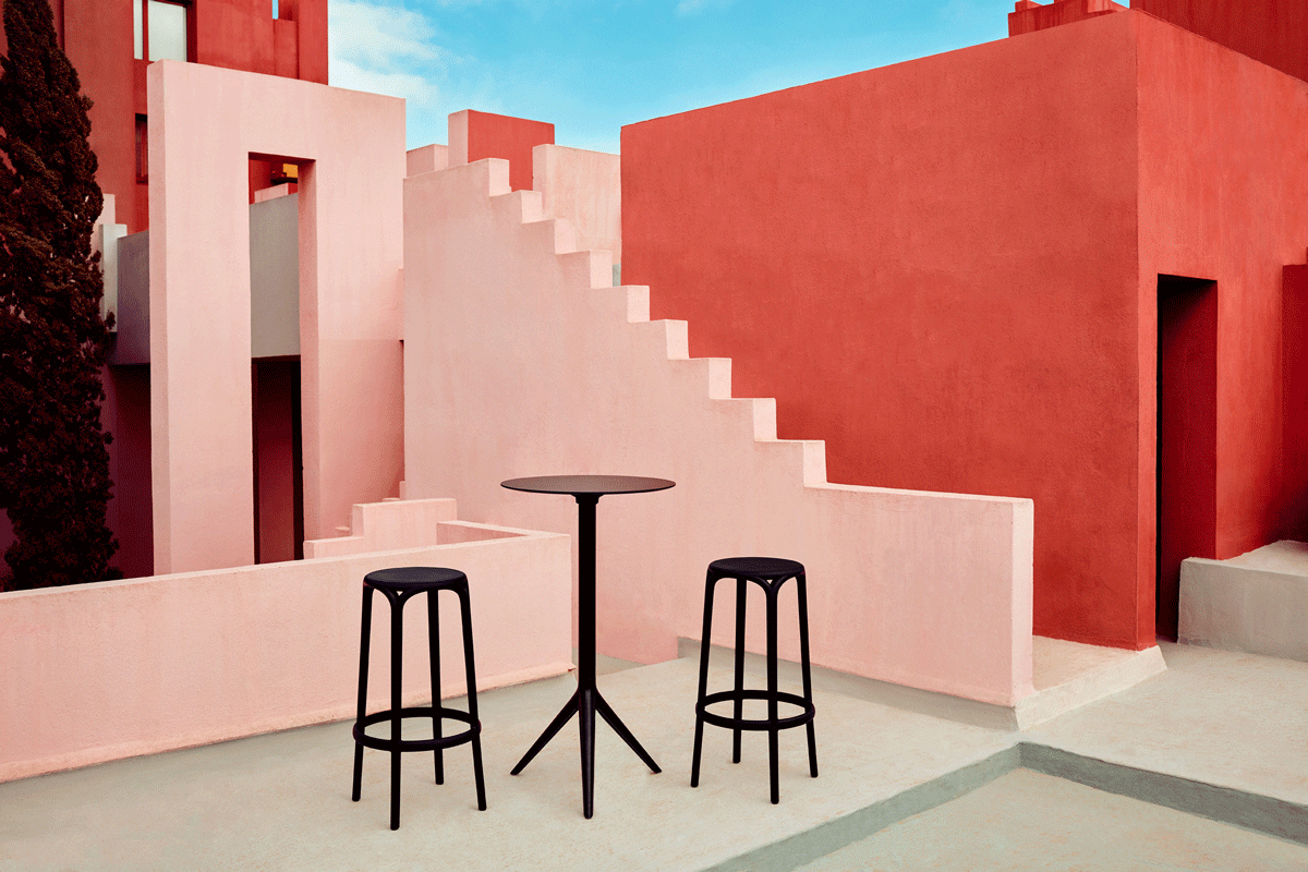 brooklyn-bar-stool-black-vondom-core-furniture-lifestyle-2