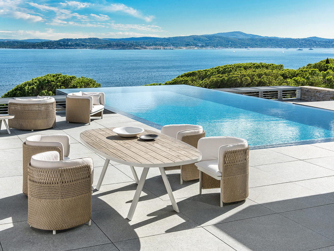 esdera-lounge-chair-ethimo-core-furniture-lifestyle-1