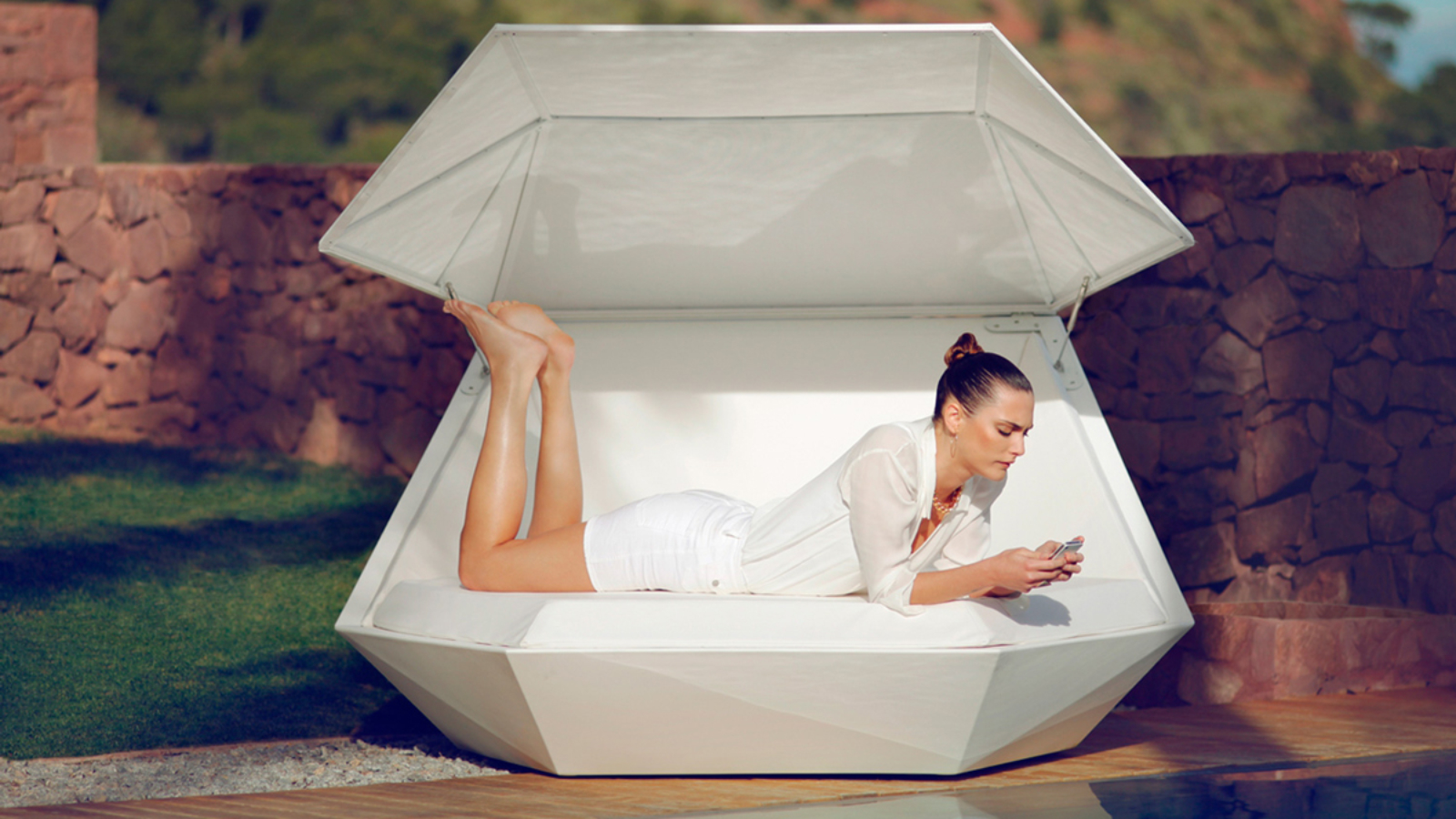 faz-daybed-vondom-core-furniture-lifestyle-1
