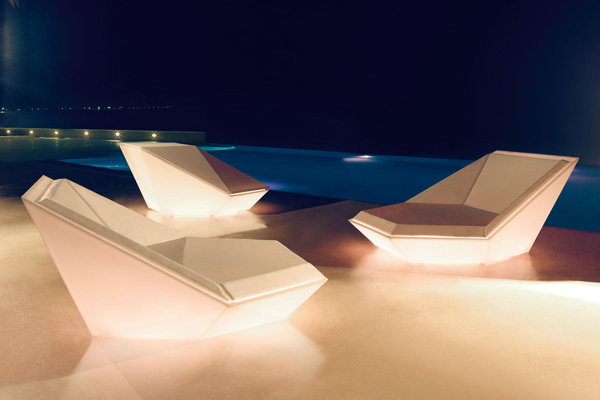faz-daybed-vondom-core-furniture-lifestyle-2
