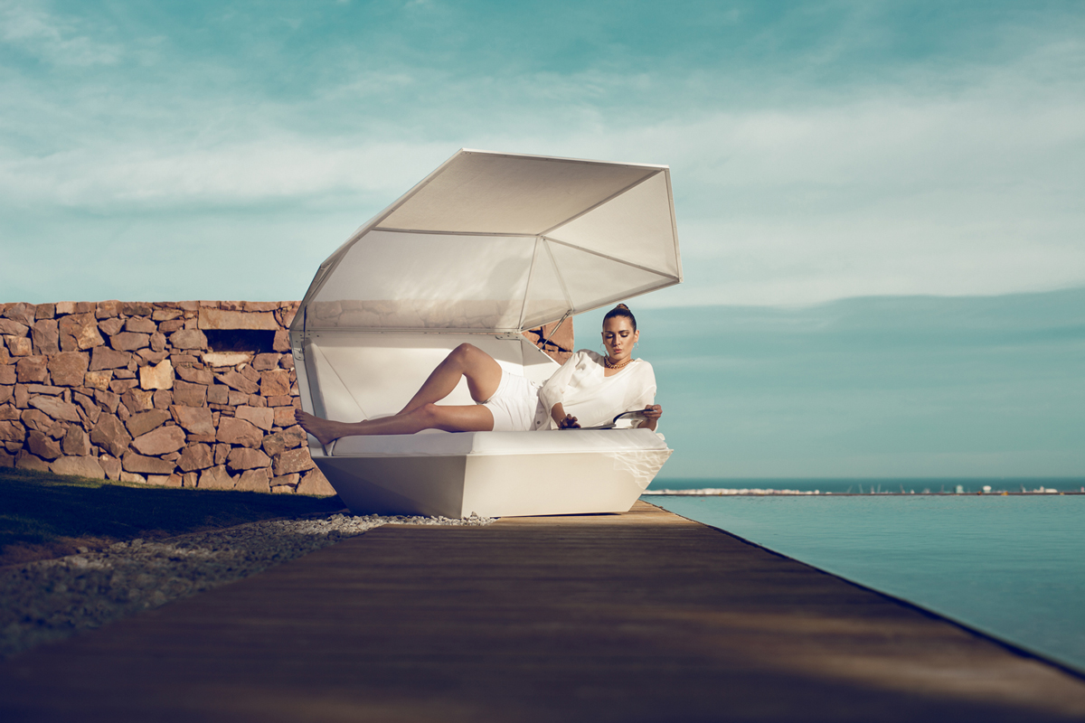 faz-daybed-vondom-core-furniture-lifestyle-3