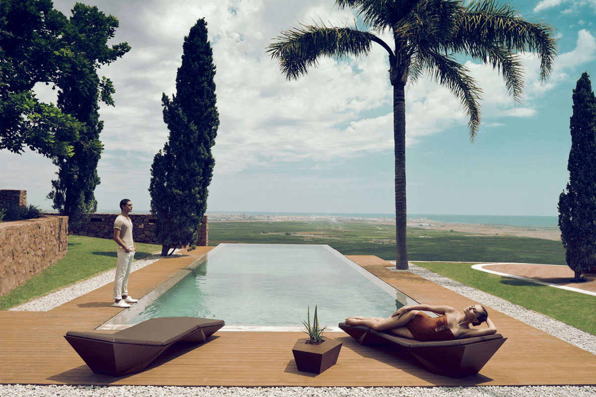 fazsunchaise-vondom-core-furniture-lifestyle-2