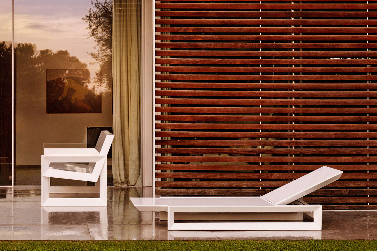frame-sun-lounger-vondom-core-furniture-lifestyle-4