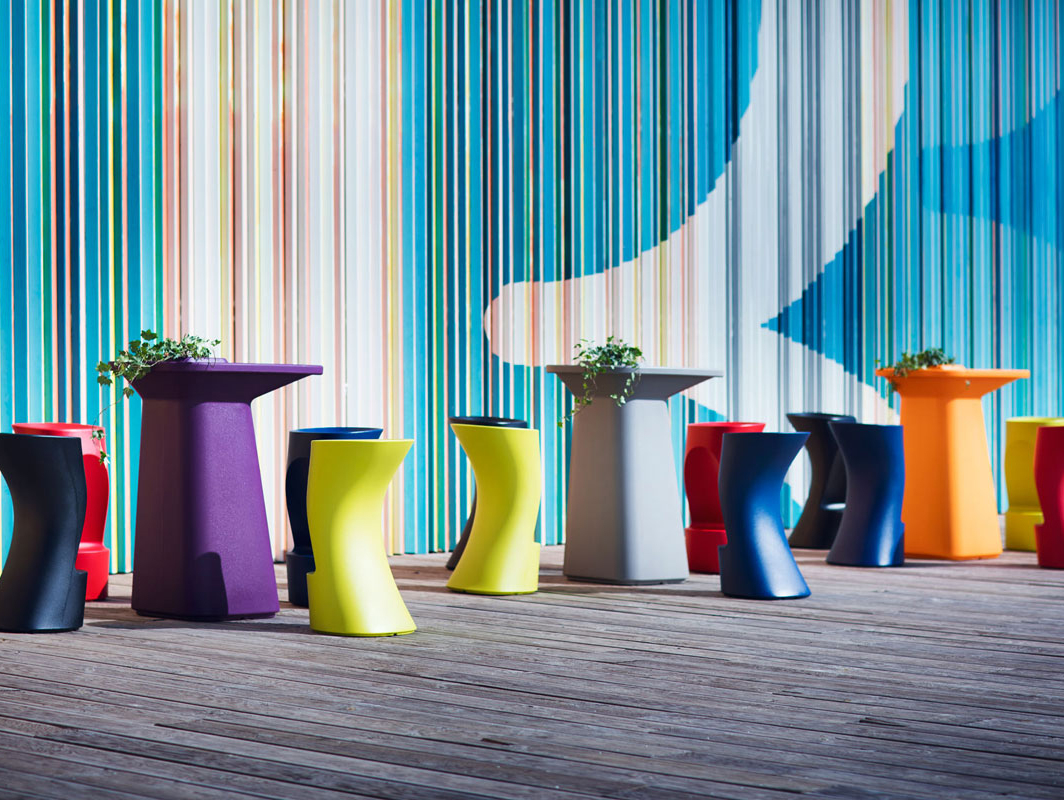 moma-table-condom-core-furniture-lifestyle-2
