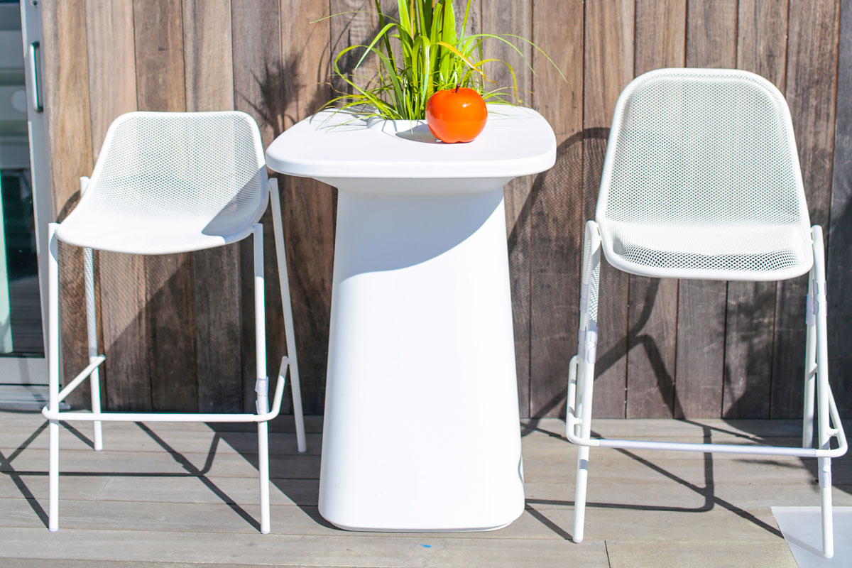 moma-table-vondom-core-furniture-lifestyle-4