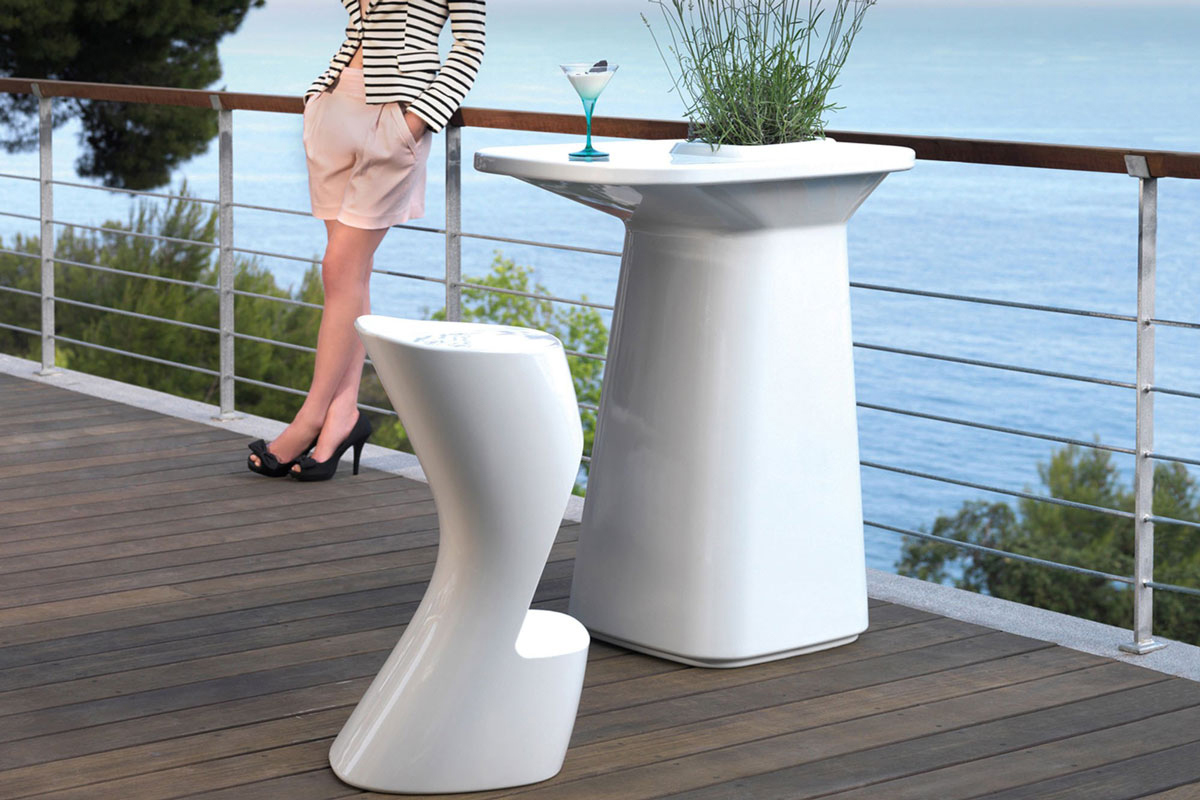 moma-table-vondom-core-furniture-lifestyle-5