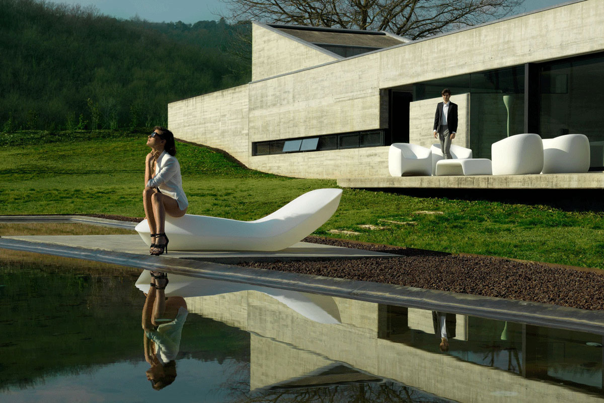 pillow-vondom-core-furniture-lifestyle-3