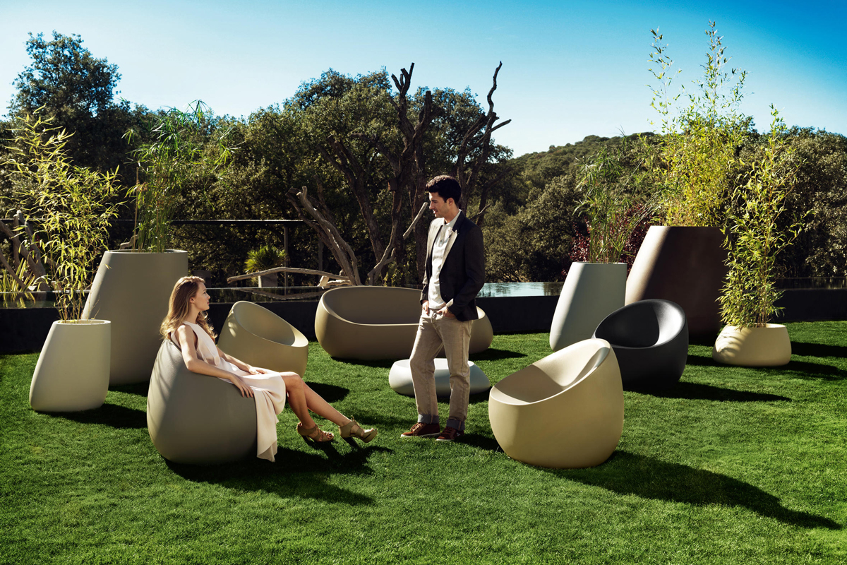 stone-arm-chair-vondom-core-furniture-lifestyle-1
