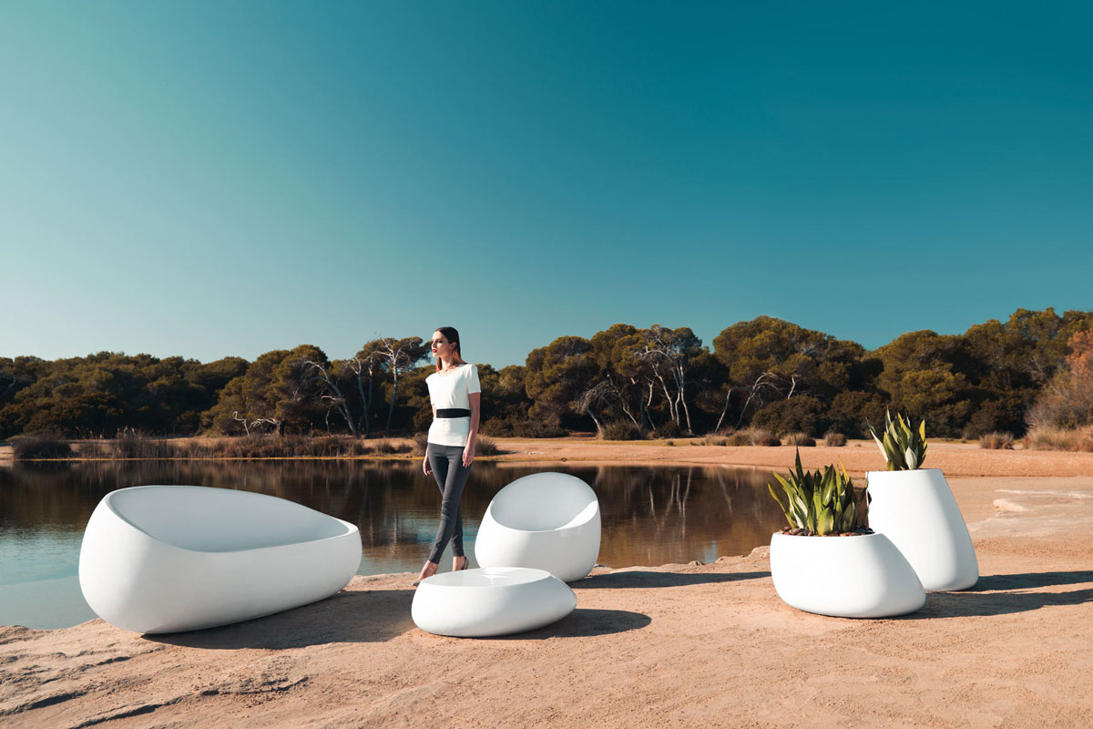 stone-table-vondom-core-furniture-lifestyle-4