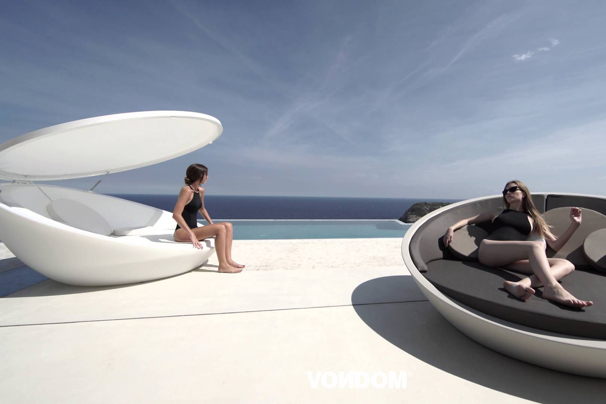 ulm-daybed-vondom-core-furniture-lifestyle-1