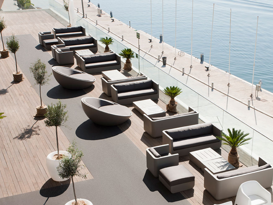 ulm-daybed-vondom-core-furniture-lifestyle-3