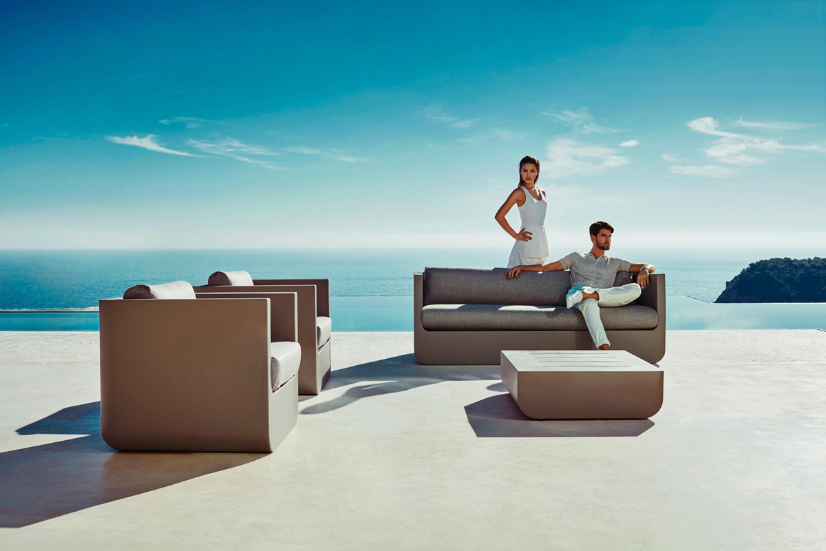 ulm-lounge-chair-vondom-core-furniture-lifestyle-3