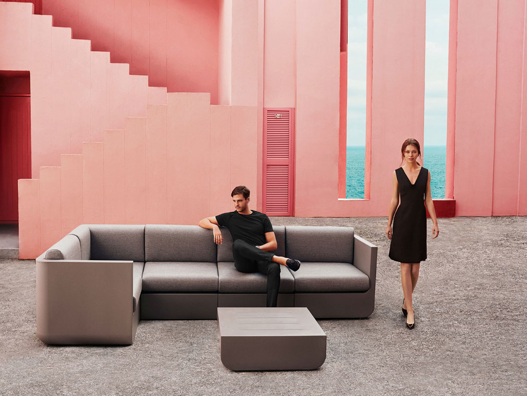 ulm-table-vondom-core-furniture-lifestyle-2