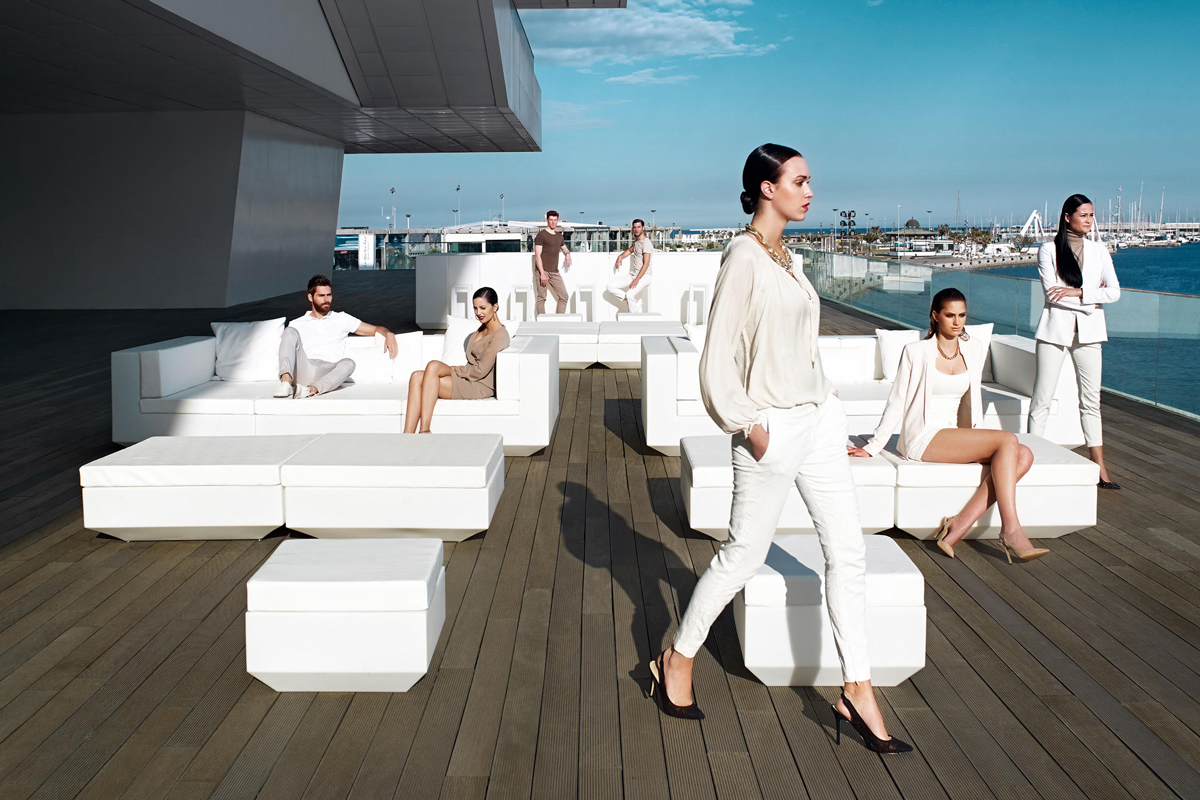 vela-coffee-table-vondom-core-furniture-lifestyle-3