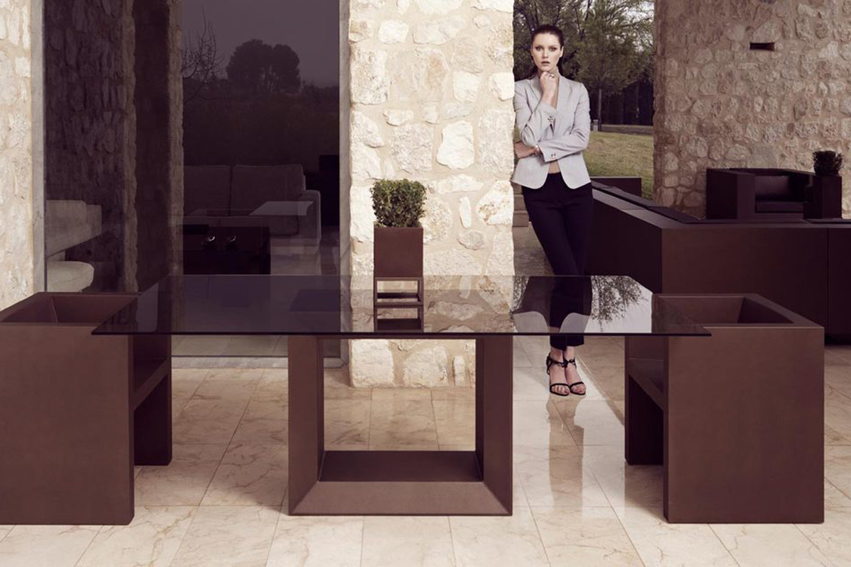 vela-dining-chair-bronze-vondom-core-furniture-lifestyle-1