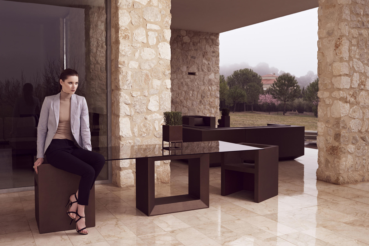 vela-dining-chair-bronze-vondom-core-furniture-lifestyle-3