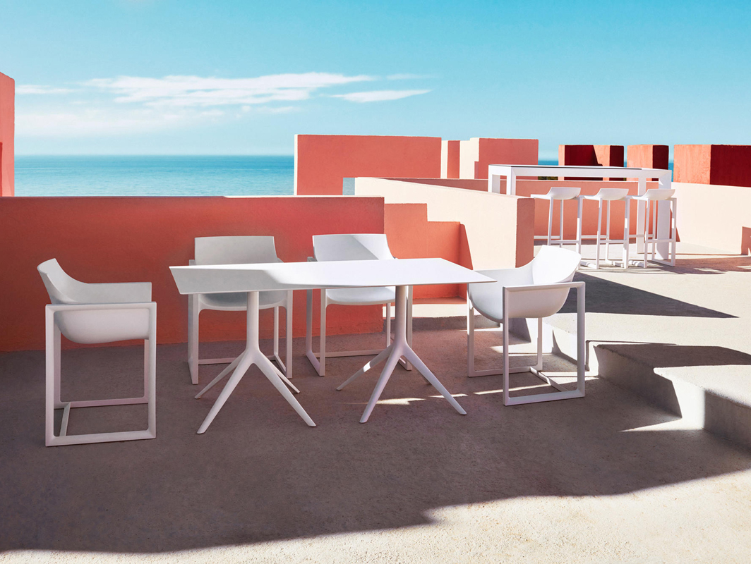 wall-street-bar-stool-white-vondom-core-furniture-lifestyle-1