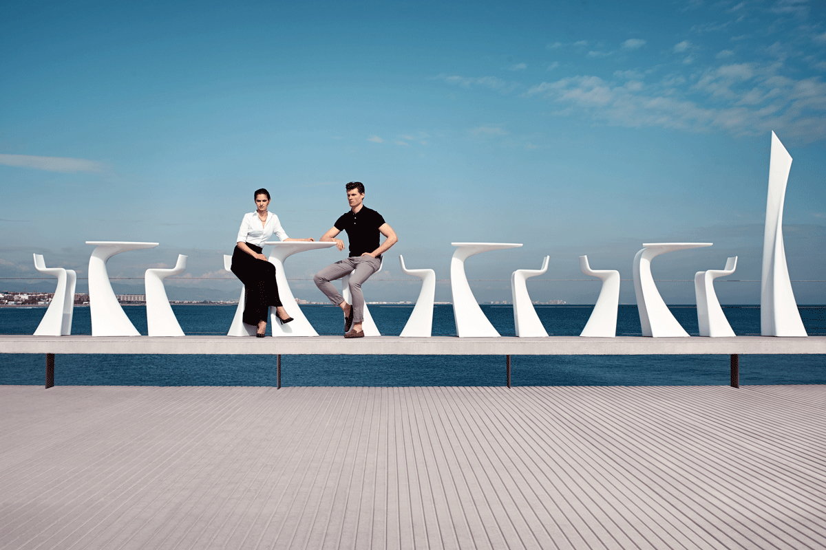wing-white-vondom-core-furniture-lifestyle-2