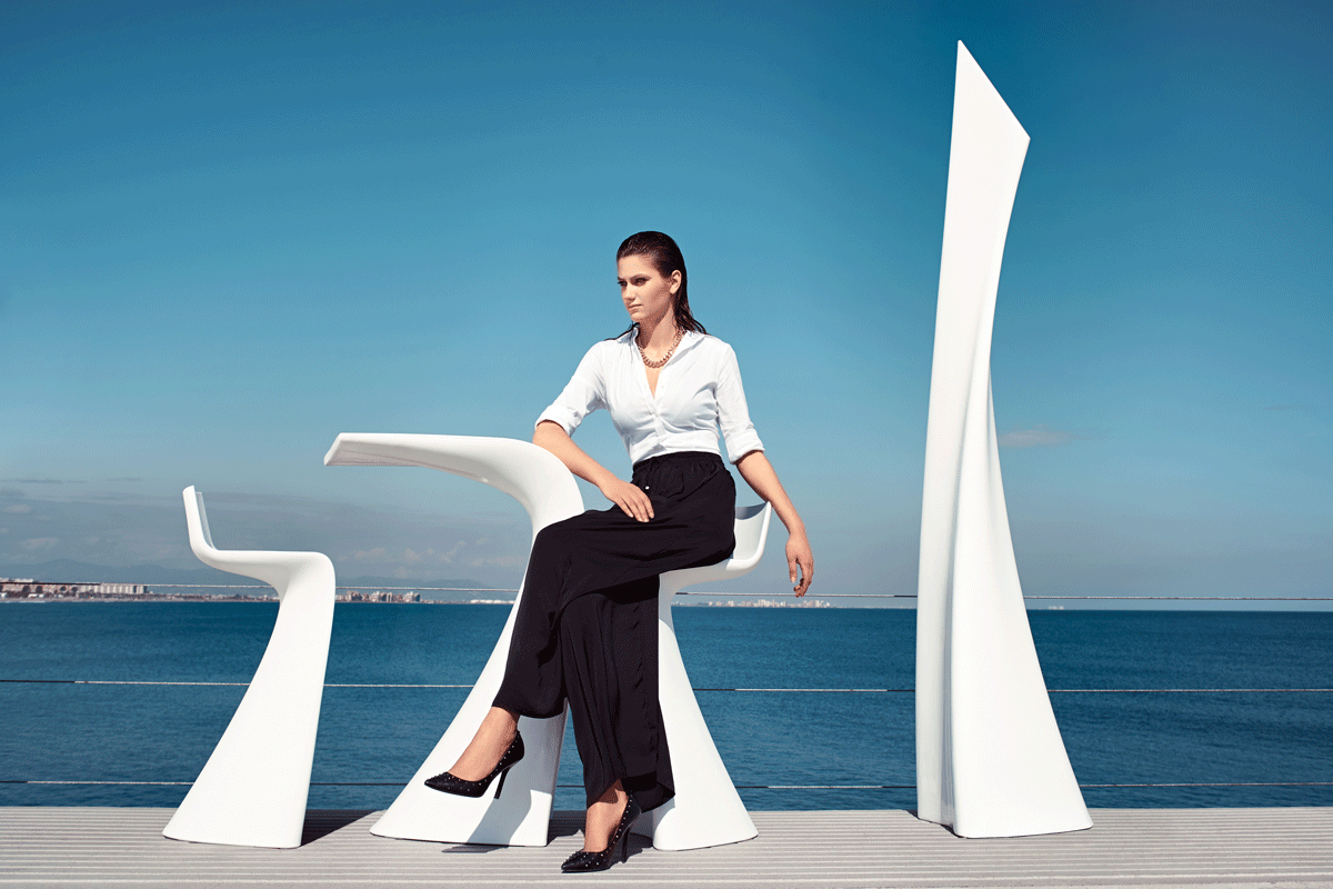 wing-white-vondom-core-furniture-lifestyle-3