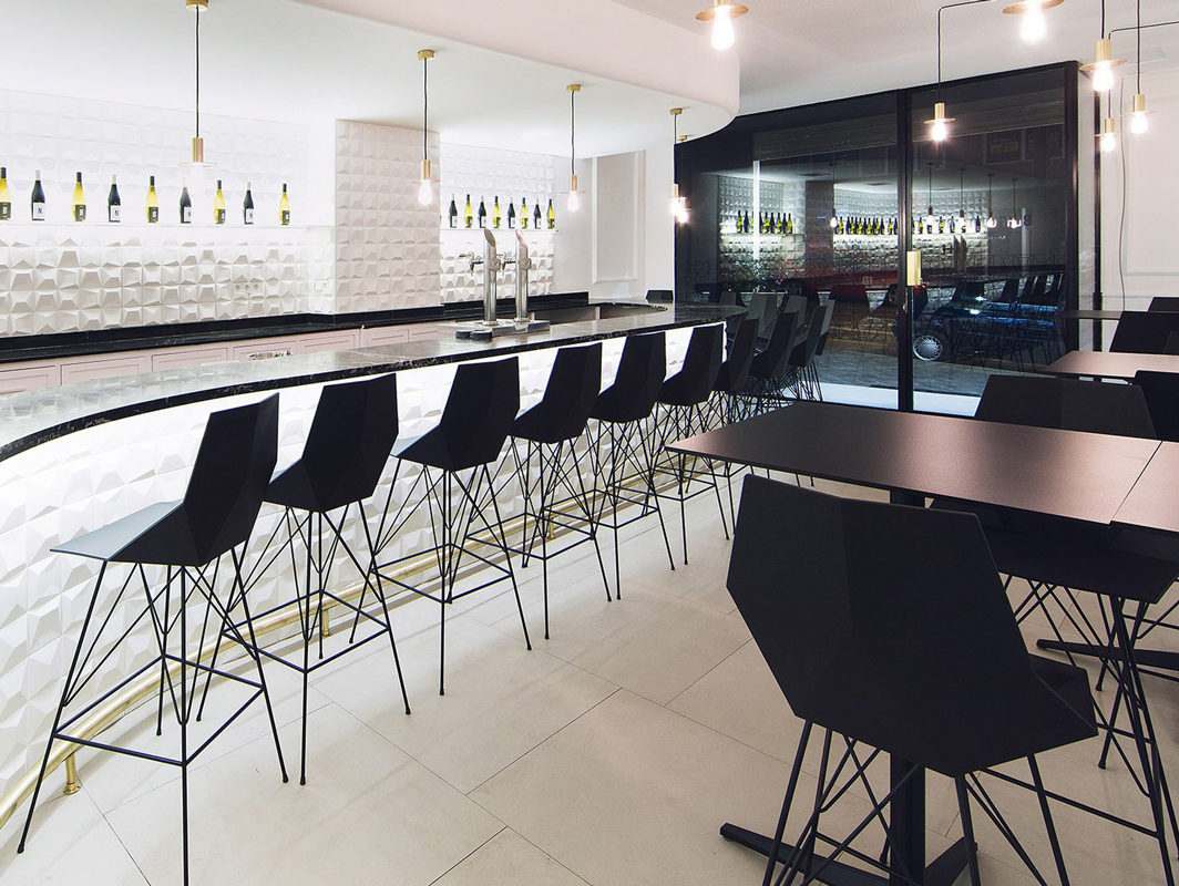 faz-stool-black-vondom-core-furniture-lifestyle-3