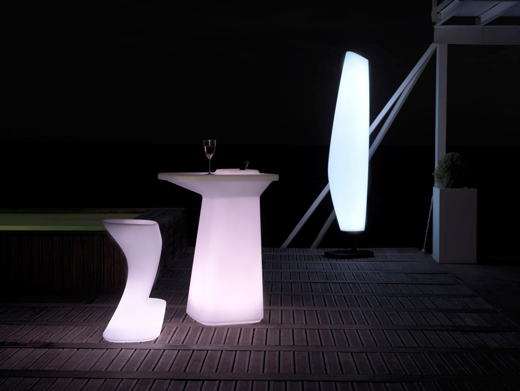 blanca-lamp-vondom-core-furniture-lifestyle-1