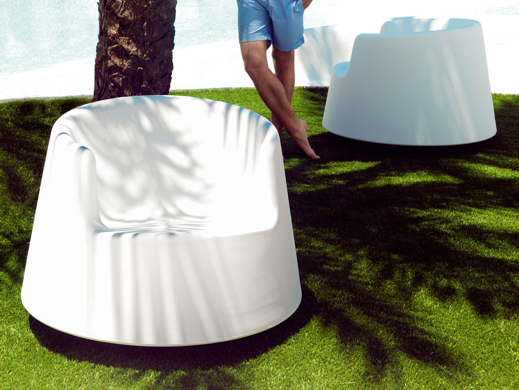roulette-rocking-chair-vondom-core-furniture-lifestyle-2