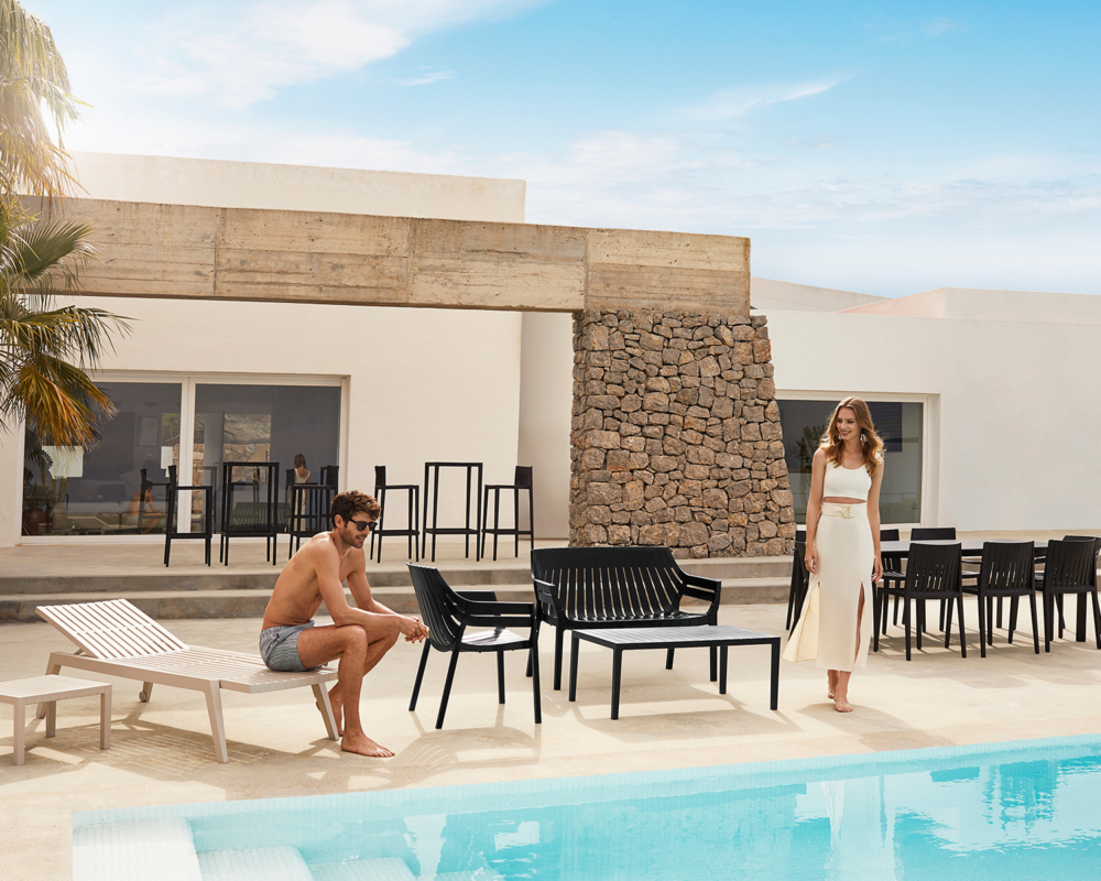 hospitality-design-furniture-contract-chairs-tables-armchairs-sofas-spritz-archirivolto-vondom (1)
