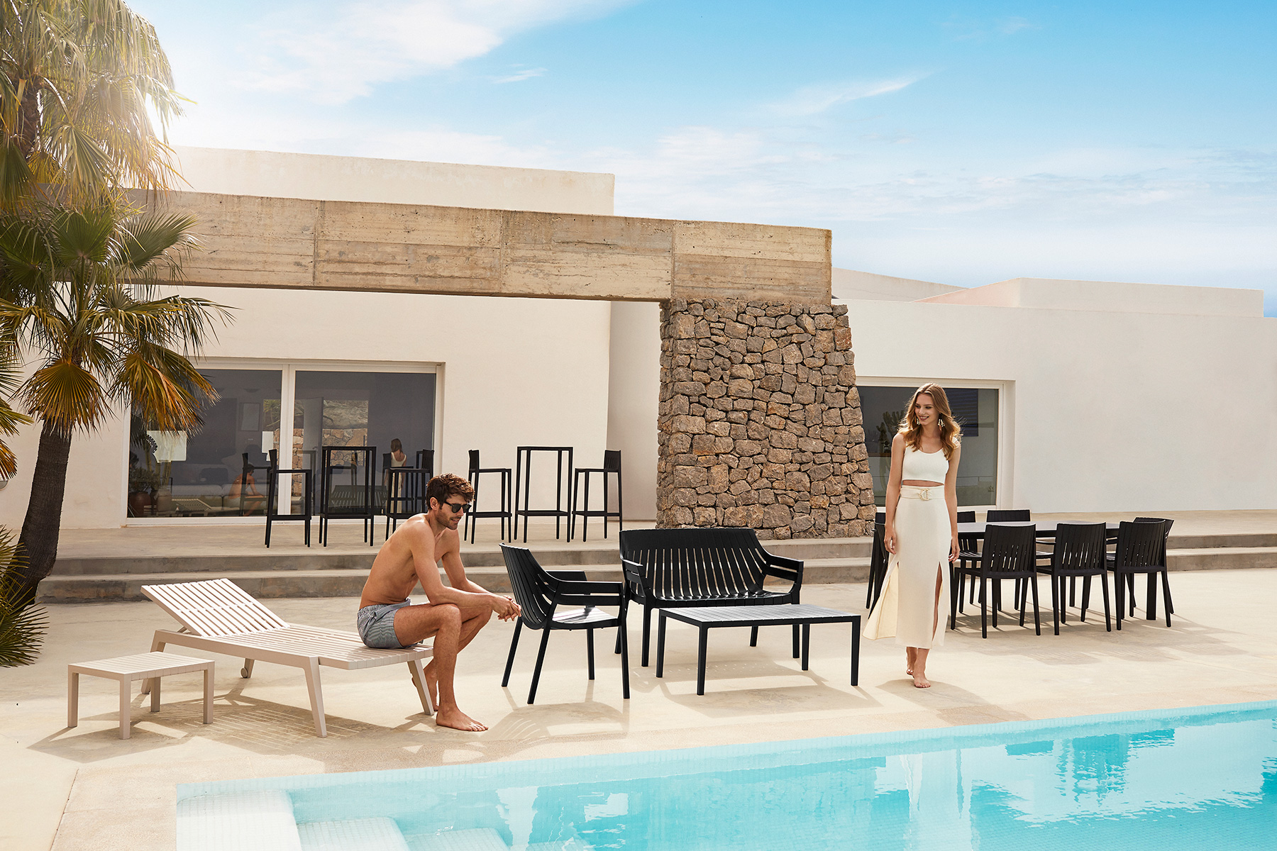 hospitality-design-furniture-contract-chairs-tables-armchairs-sofas-spritz-archirivolto-vondom (1)