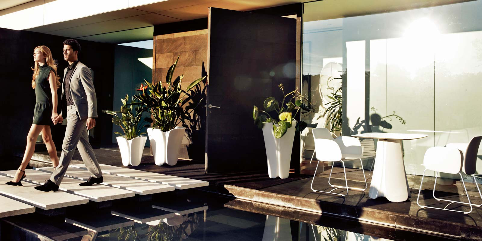 vondom_pezzettina_armchair_lifestyle2_2021_corefurniture