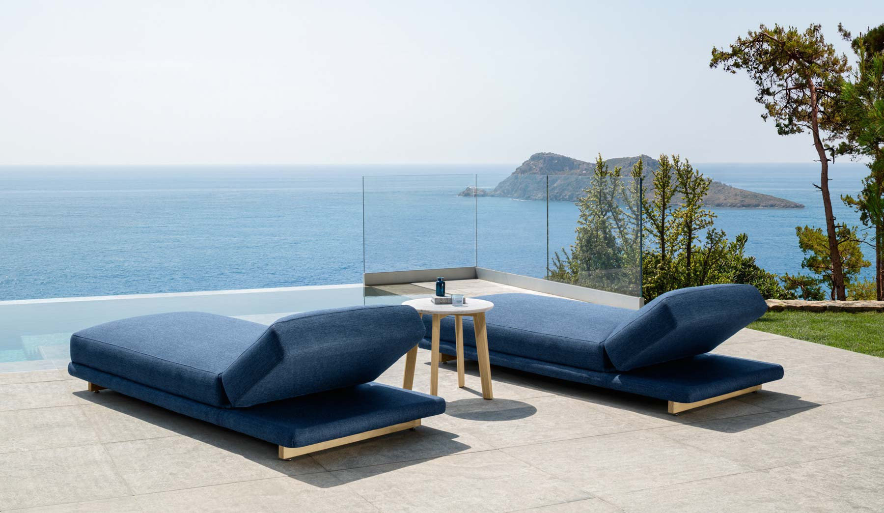 talenti_argo_sunbed_lifestyle_corefurniture
