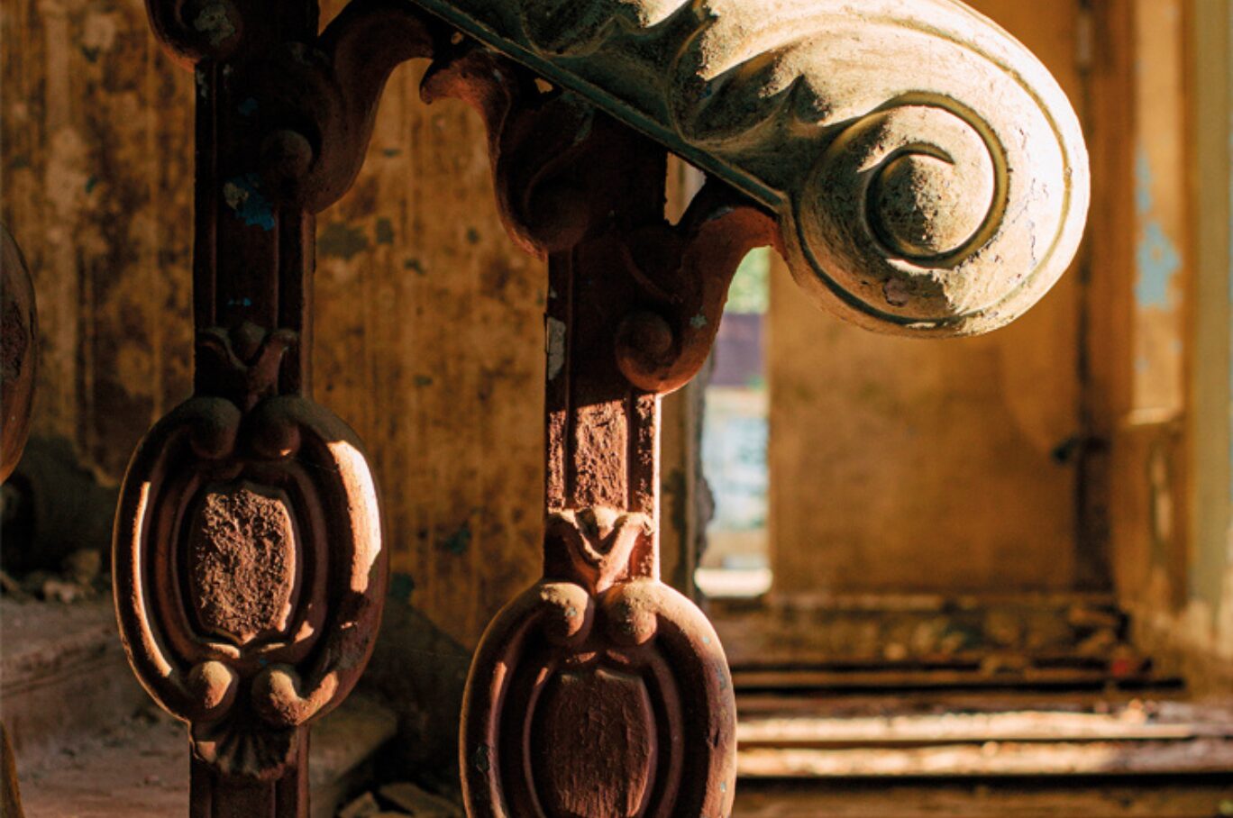 ANTIQUE REINVENTED Banner Image