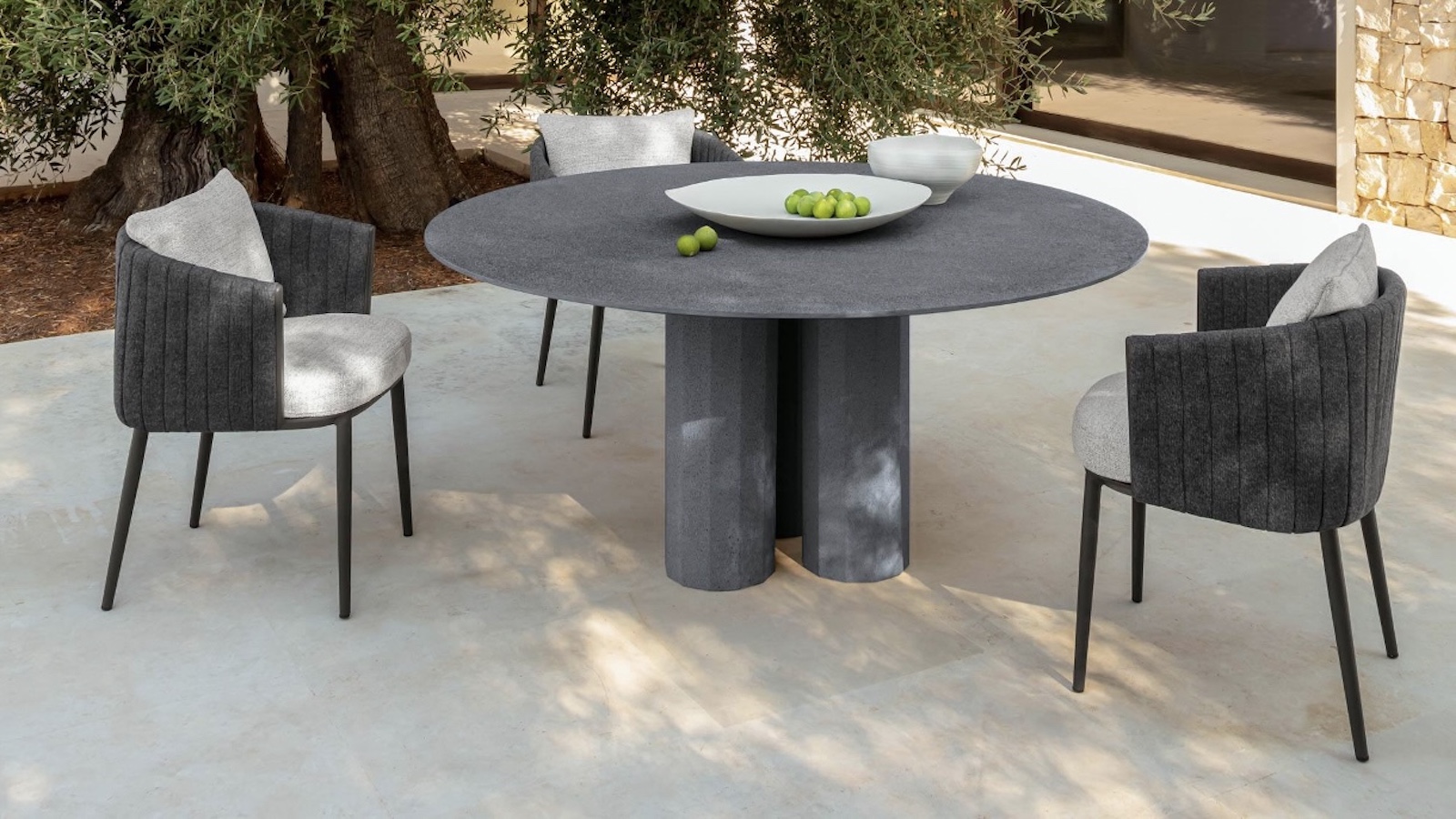 Outdoor Dining Tables