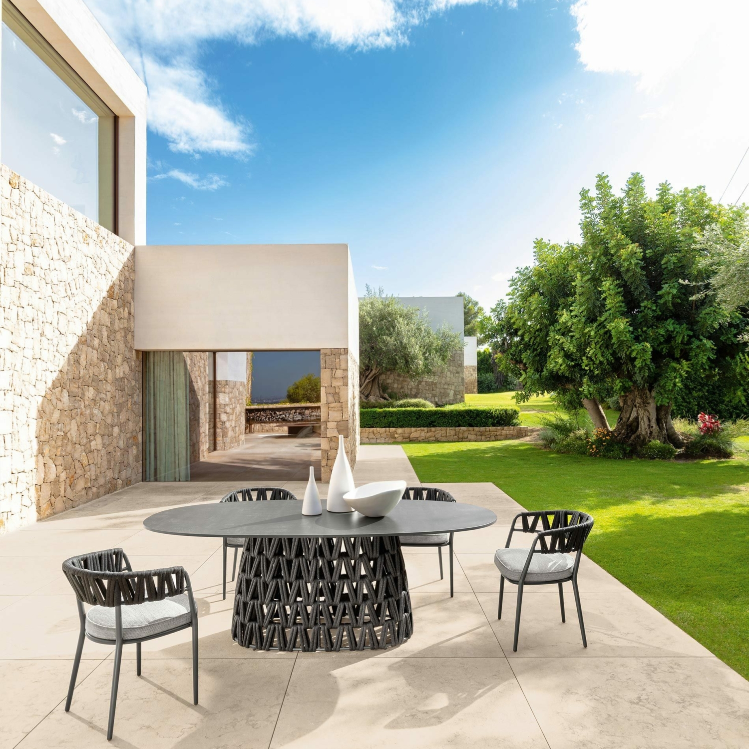 talenti_swipe_dining_table_lifestyle_main_corefurniture_online