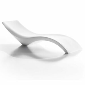 Cloe Sun Lounger by Vondom