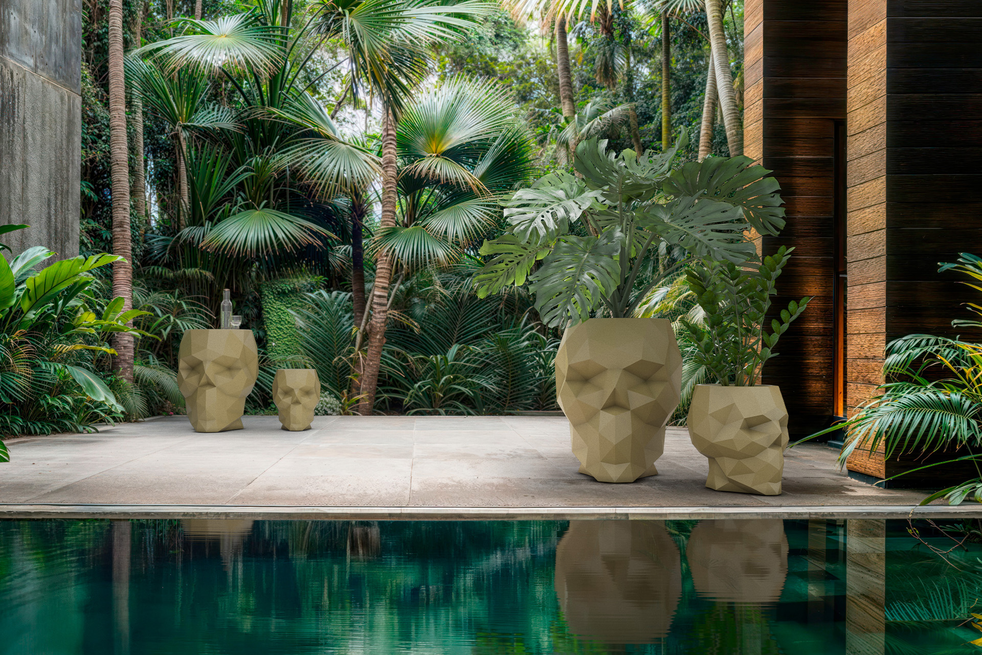 Vondom-Skull-stool-Teresa-Sapey-1